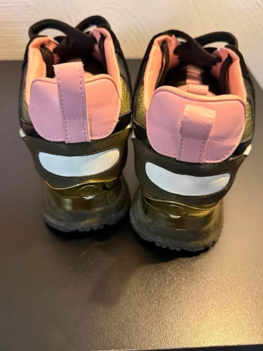 Fashion Shoes Black and Pink Athletic Sneakers